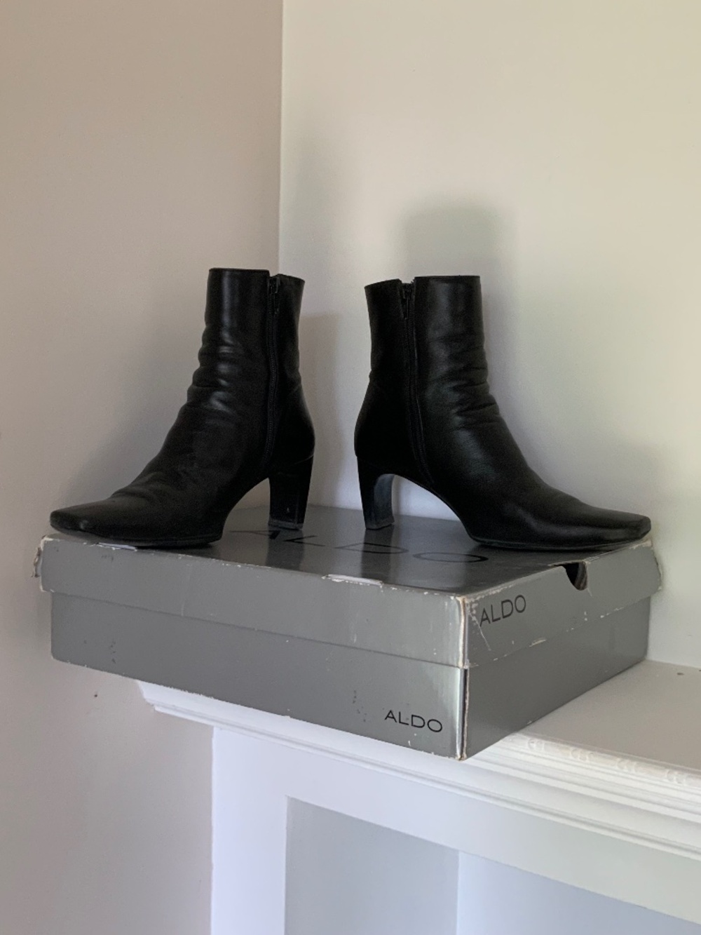 Real leather ladies ankle boots, size 7, colour black